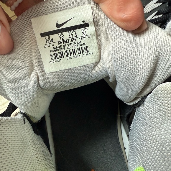 Mens 13W Nike football cleats - Picture 2 of 5